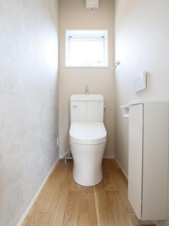 福山市能島、中古一戸建てのトイレ画像です