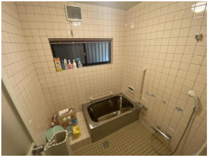 福山市、中古一戸建ての風呂画像です