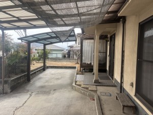 福山市蔵王町、中古一戸建ての駐車場画像です
