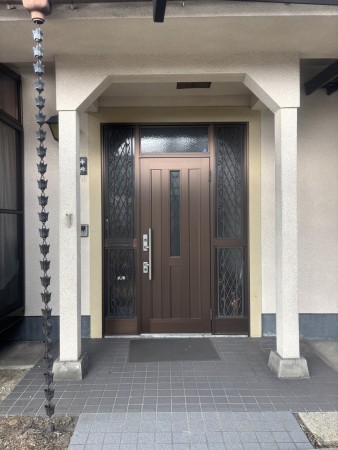 福山市蔵王町、中古一戸建ての玄関画像です