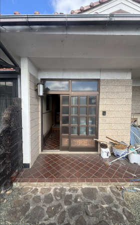 福山市神辺町字道上、中古一戸建ての玄関画像です