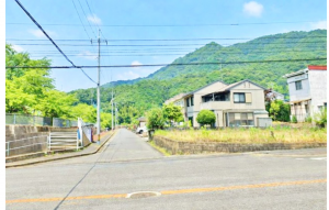 府中市本山町、土地の前面道路を含む現地写真画像です