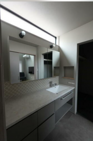 福山市、中古一戸建ての洗面画像です