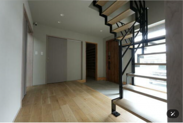 福山市、中古一戸建ての玄関画像です