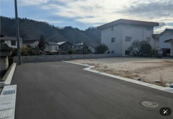 福山市新市町大字新市、土地の前面道路を含む現地写真画像です