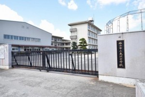 福山市坪生町、新築一戸建ての中学校画像です