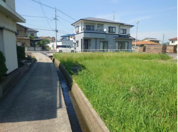 福山市御幸町大字中津原、土地の前面道路を含む現地写真画像です