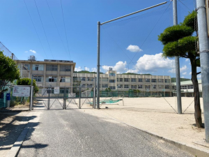 福山市春日町、新築一戸建ての中学校画像です