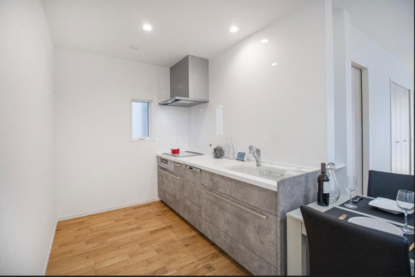 福山市春日町、新築一戸建てのキッチン画像です