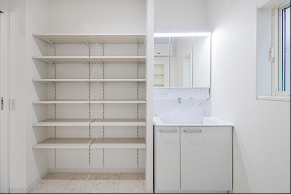 福山市春日町、新築一戸建ての洗面画像です