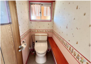 福山市幕山台、中古一戸建てのトイレ画像です