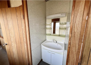 福山市幕山台、中古一戸建ての洗面画像です