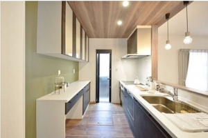 福山市川口町、新築一戸建てのキッチン画像です