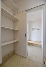 福山市川口町、新築一戸建ての玄関画像です