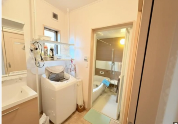 福山市春日町浦上、中古一戸建ての洗面画像です