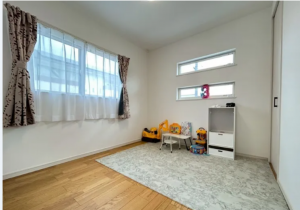 福山市駅家町大字万能倉、中古一戸建ての居間画像です