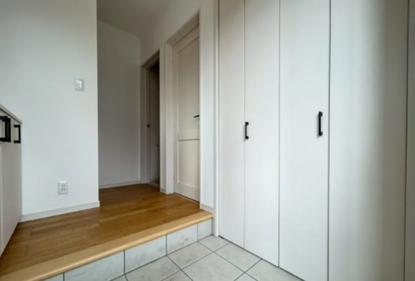 福山市駅家町大字万能倉、中古一戸建ての玄関画像です