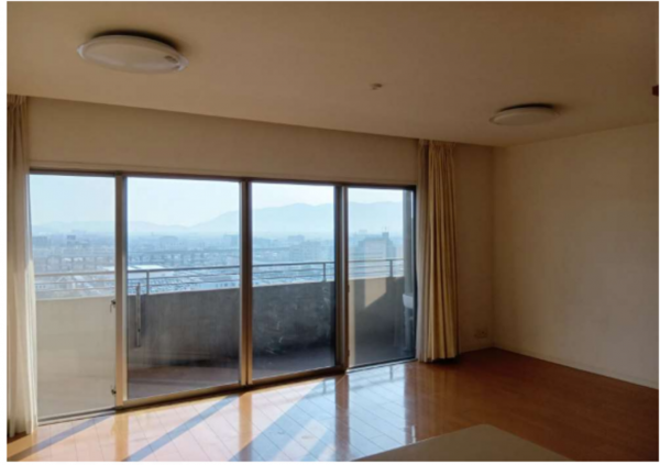 福山市南蔵王町、マンションのバルコニー画像です