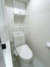 福山市沖野上町、マンションのトイレ画像です