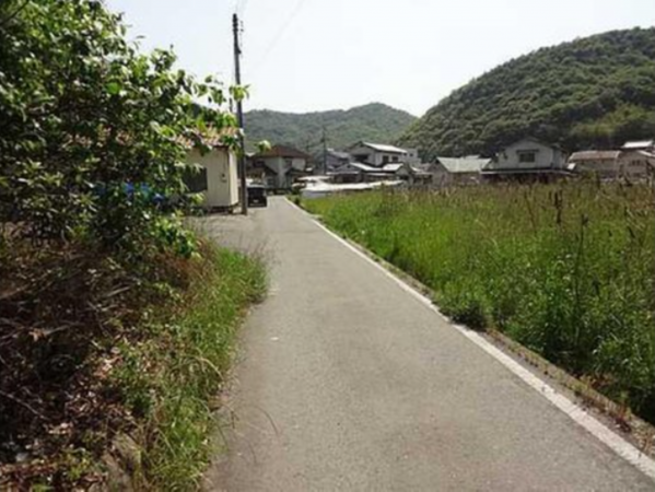 福山市、土地の前面道路を含む現地写真画像です