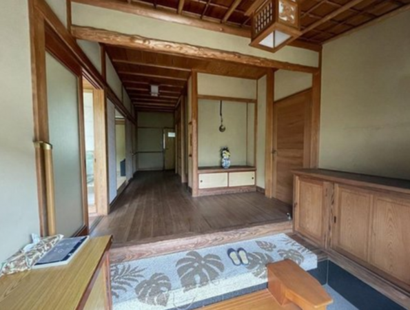 福山市駅家町大字中島、中古一戸建ての玄関画像です