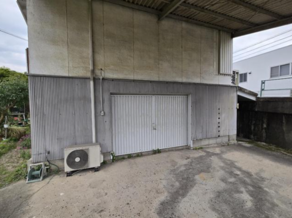 府中市中須町、収益物件/住宅付店舗の駐車場画像です