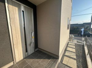 福山市東陽台、新築一戸建ての玄関画像です