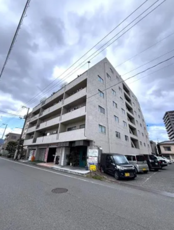 福山市西桜町、マンションの外観画像です