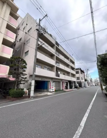 福山市西桜町、マンションの外観画像です