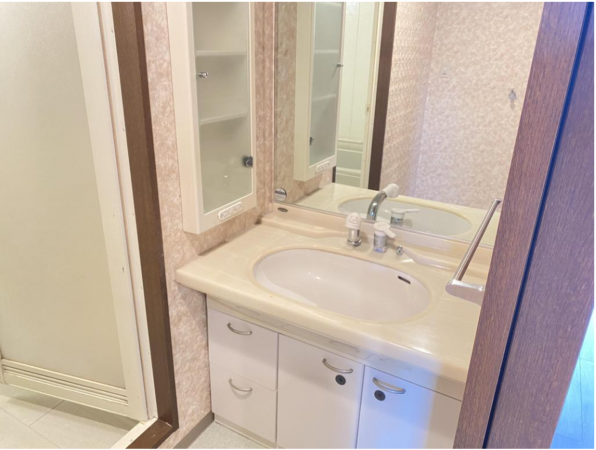 福山市御門町、マンションの洗面画像です