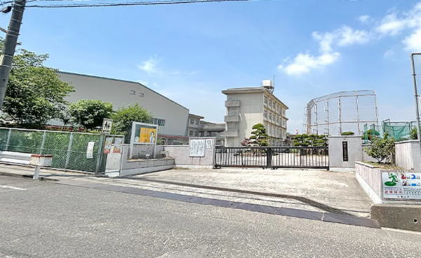 福山市東陽台、新築一戸建ての中学校画像です