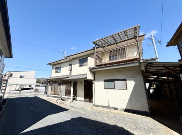 福山市新市町大字戸手、中古一戸建ての外観画像です