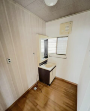 福山市緑陽町、中古一戸建ての洗面画像です