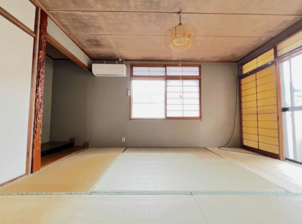 福山市緑陽町、中古一戸建ての居間画像です