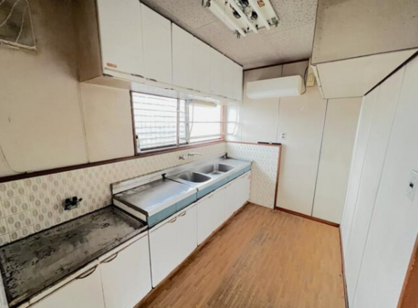 福山市緑陽町、中古一戸建てのキッチン画像です