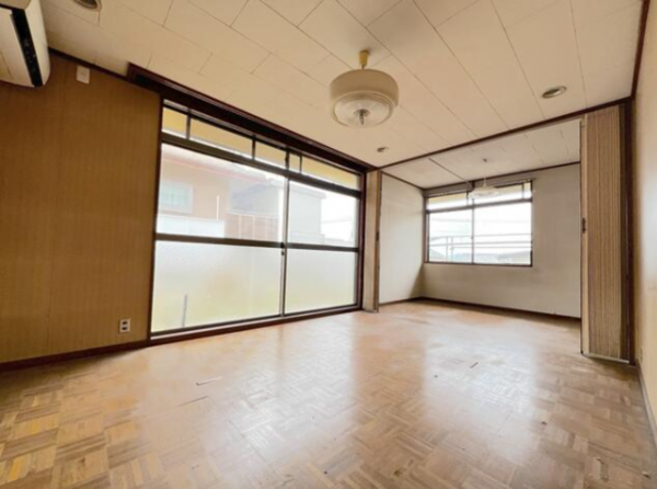 福山市緑陽町、中古一戸建ての居間画像です