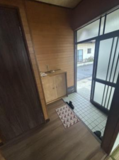 福山市、中古一戸建ての玄関画像です