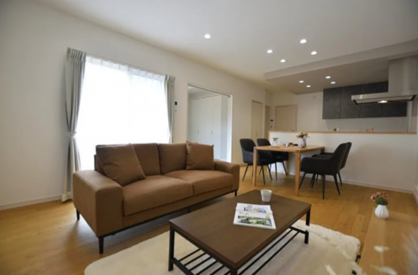 福山市南蔵王町、新築一戸建ての居間画像です