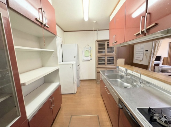 福山市伊勢丘、中古一戸建てのキッチン画像です