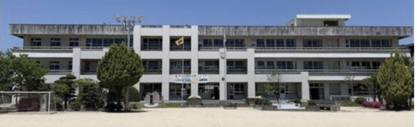 福山市新市町大字宮内、土地の小学校画像です