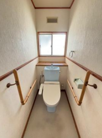福山市山手町、中古一戸建てのトイレ画像です
