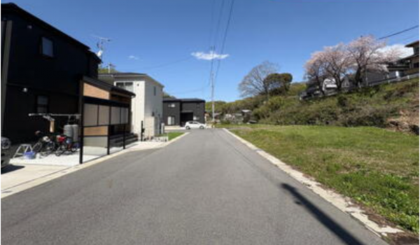 福山市千田町、土地の前面道路を含む現地写真画像です