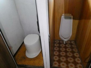 府中市上下町上下、中古一戸建てのトイレ画像です