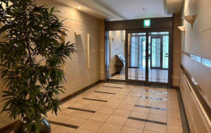 福山市東桜町、マンションのエントランス画像です