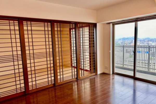 福山市東桜町、マンションの内装画像です