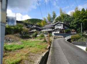 府中市土生町、中古一戸建ての前面道路を含む現地写真画像です
