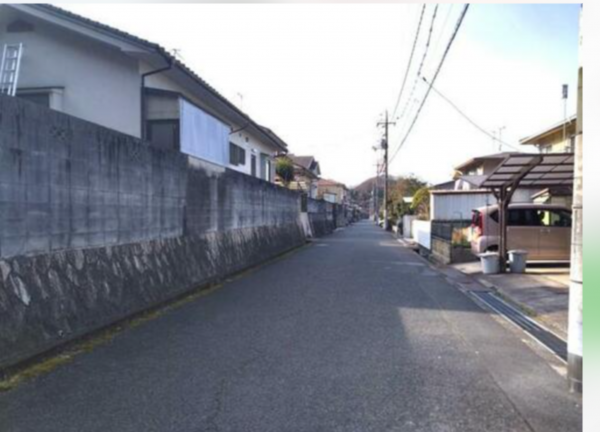 福山市幕山台、土地の前面道路を含む現地写真画像です