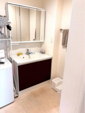 福山市、中古一戸建ての洗面画像です