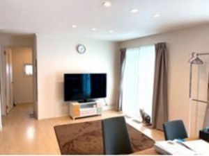 福山市、中古一戸建ての居間画像です