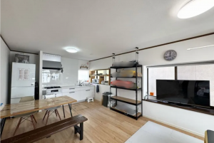 福山市、中古一戸建ての居間画像です